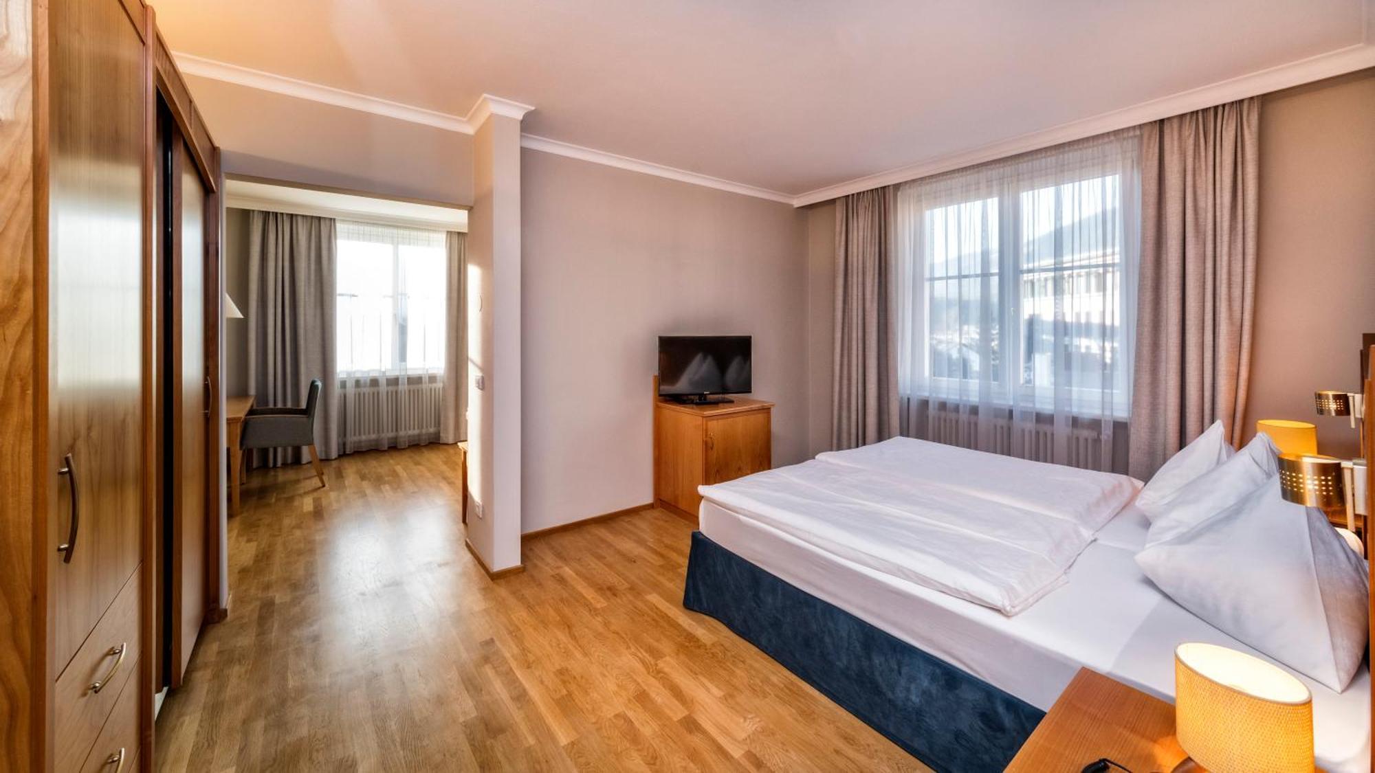 Hotel Post Alpine Cityflair Bruneck Exteriör bild