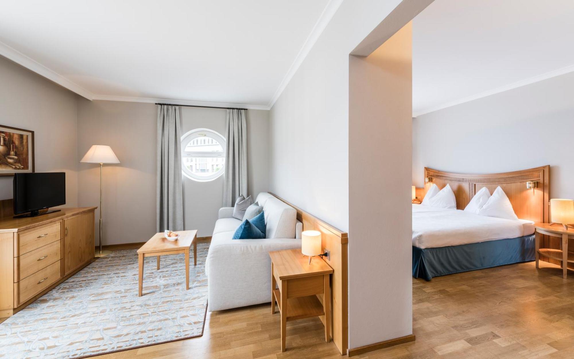Hotel Post Alpine Cityflair Bruneck Exteriör bild