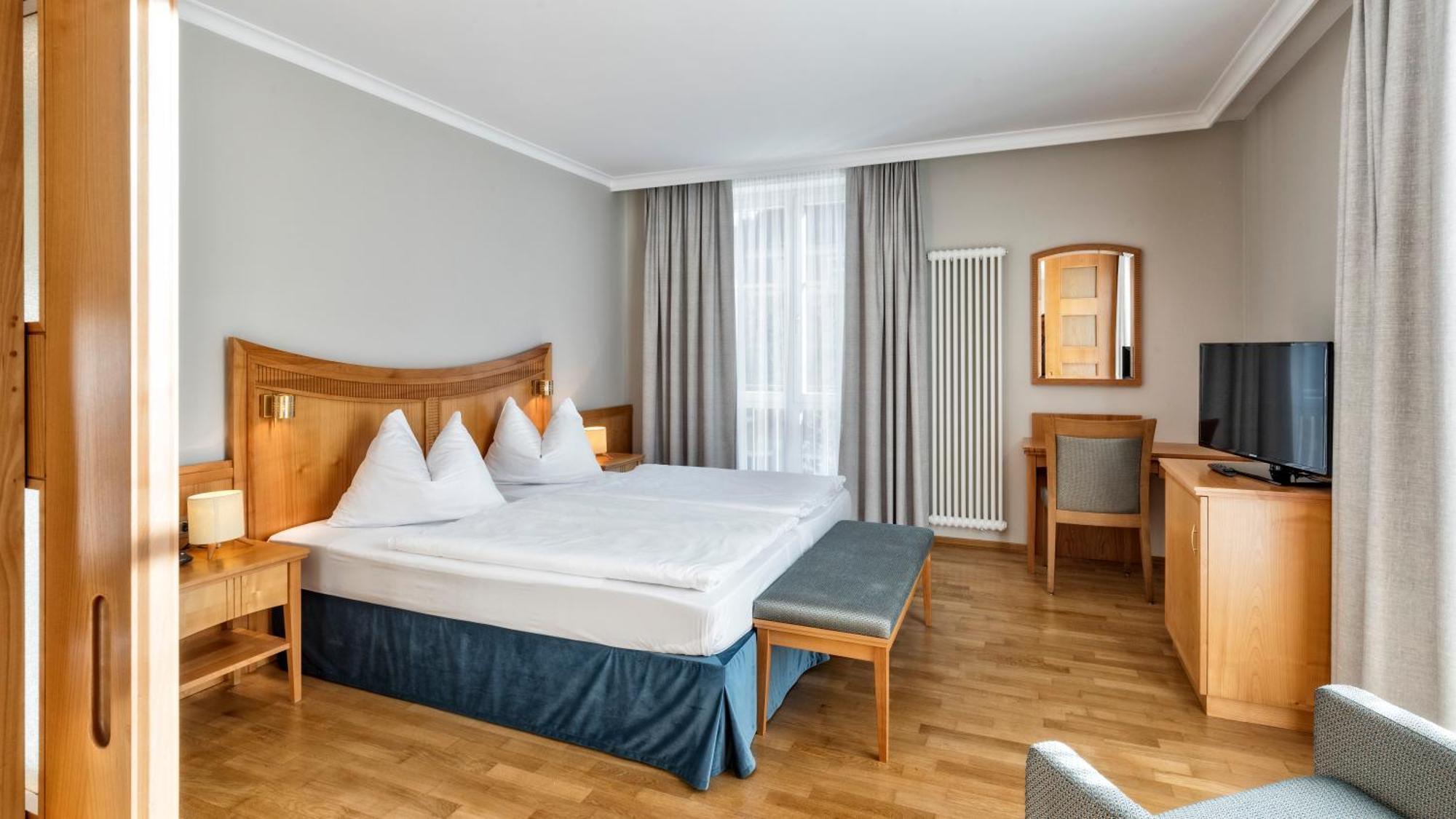 Hotel Post Alpine Cityflair Bruneck Exteriör bild