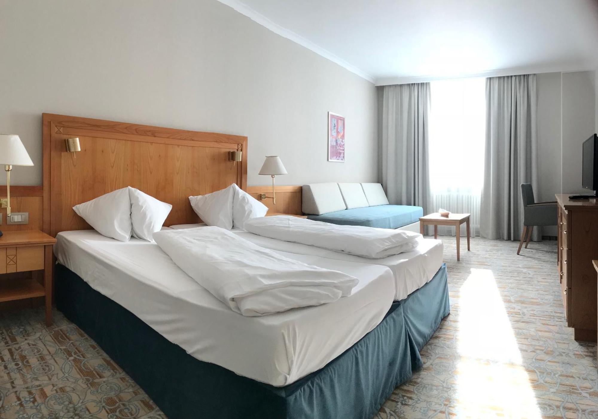 Hotel Post Alpine Cityflair Bruneck Exteriör bild