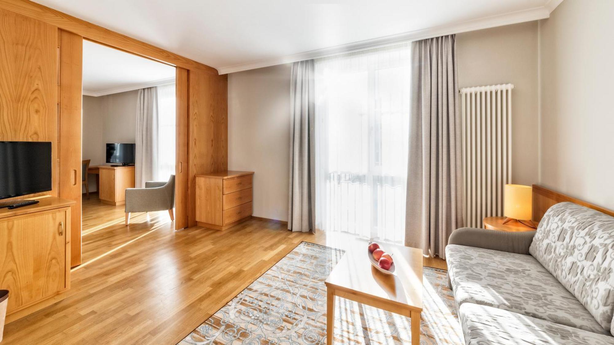 Hotel Post Alpine Cityflair Bruneck Exteriör bild