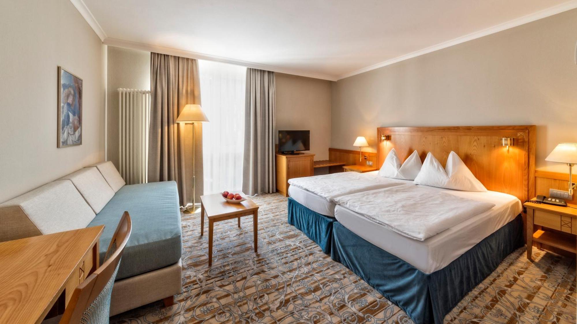 Hotel Post Alpine Cityflair Bruneck Exteriör bild