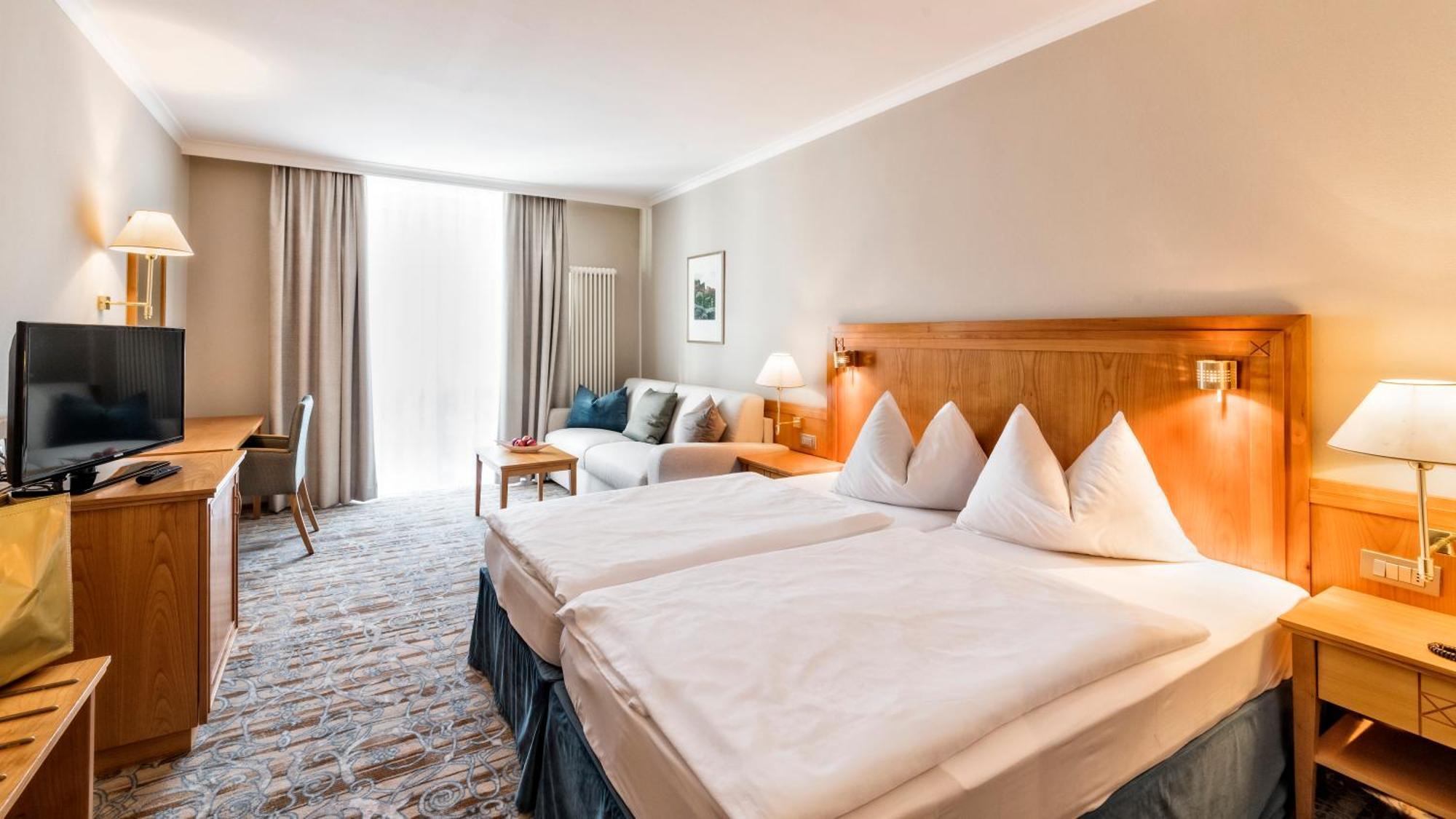 Hotel Post Alpine Cityflair Bruneck Exteriör bild