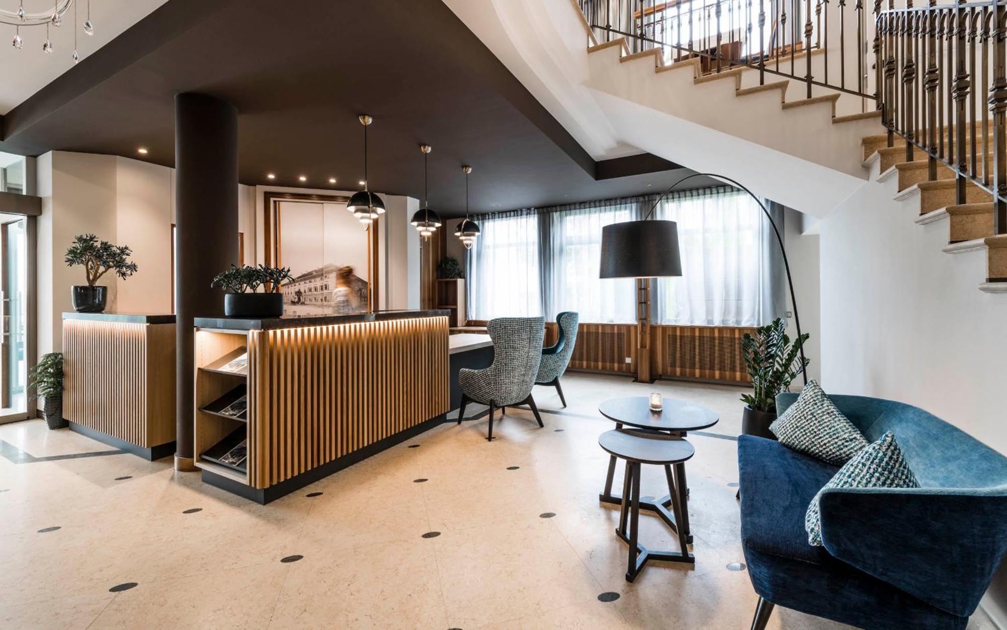 Hotel Post Alpine Cityflair Bruneck Exteriör bild