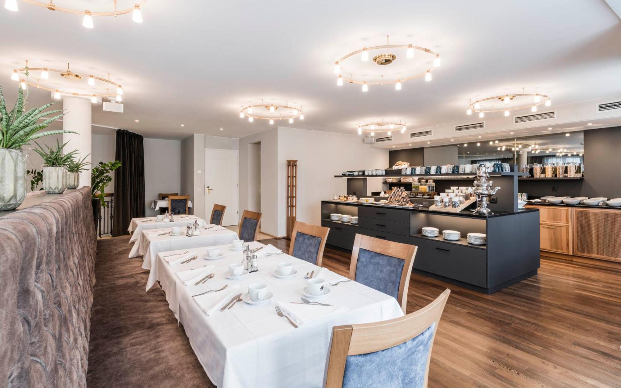 Hotel Post Alpine Cityflair Bruneck Exteriör bild
