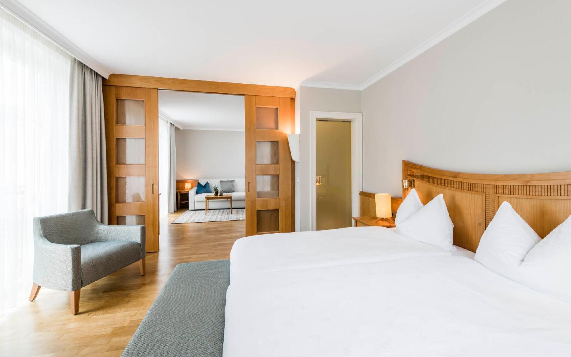 Hotel Post Alpine Cityflair Bruneck Exteriör bild