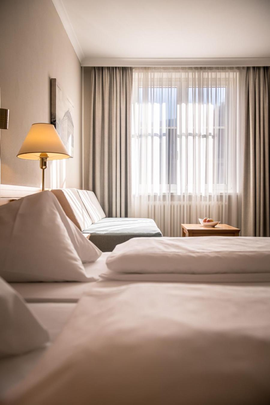 Hotel Post Alpine Cityflair Bruneck Exteriör bild
